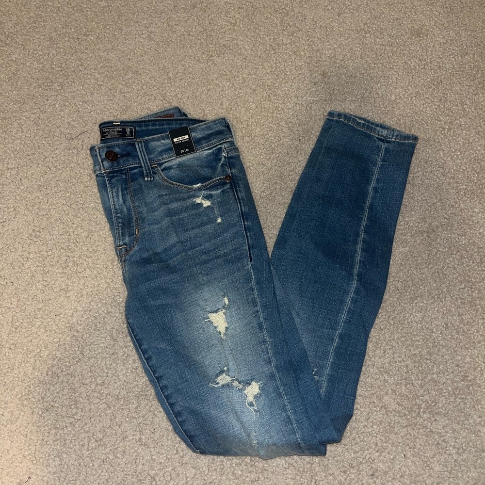 Abercrombie & Fitch Mid Rise Super Skinny Jeans